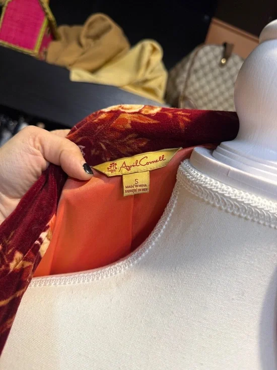 Red Floral Velvet Double-Breasted Long Coat - Picture 8 of 8